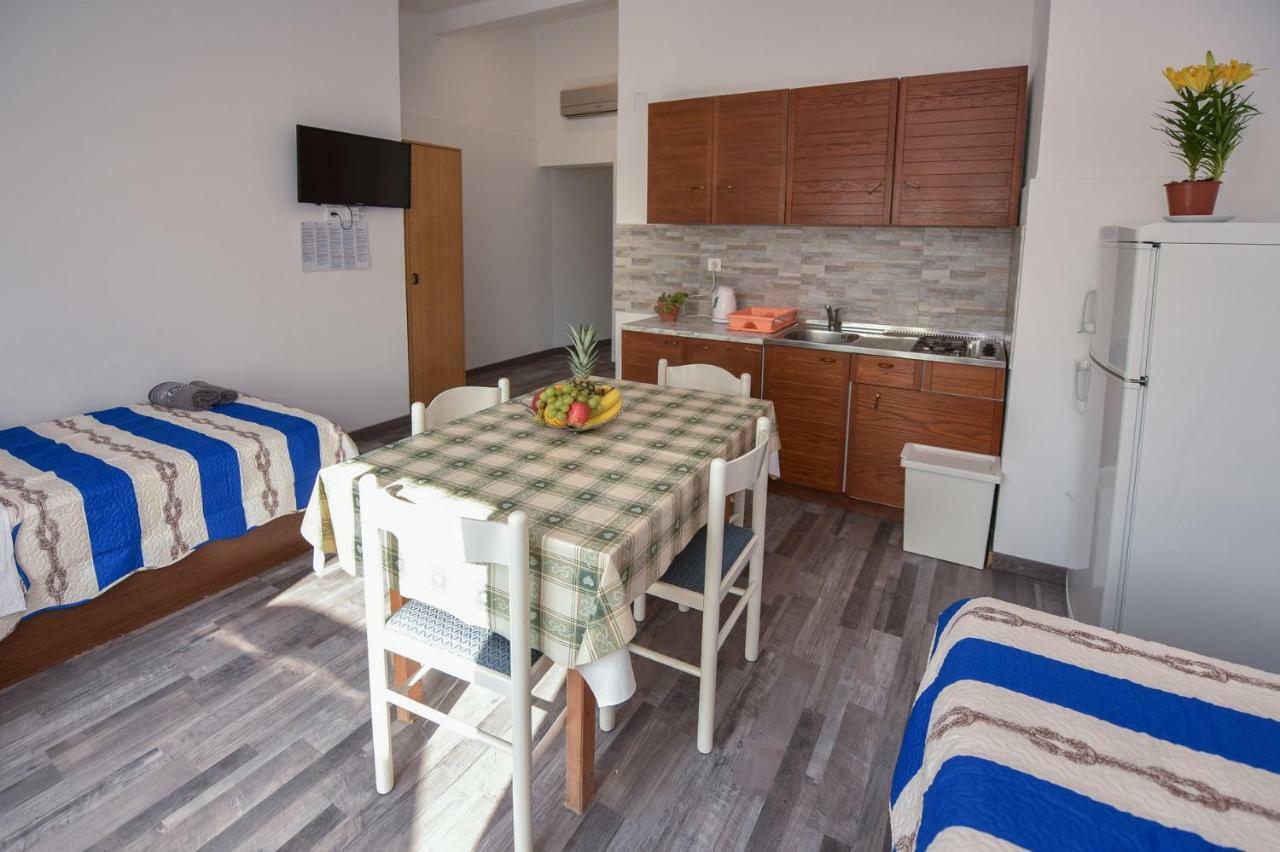 Val Apartmani, Stara Novalja Extérieur photo